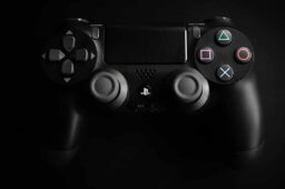 اتصال کنترلر دوال شاک 4 به کنسول پلی استیشن 4 و راهکاری آن