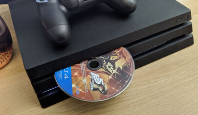نحوه قرار دادن درست دیسک دردرون پلی‌استیشن 4